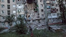 Apartment block in Slavyansk destroyed by Ukraine army shelling, photo RIA Novosti, Andrey Stenin.