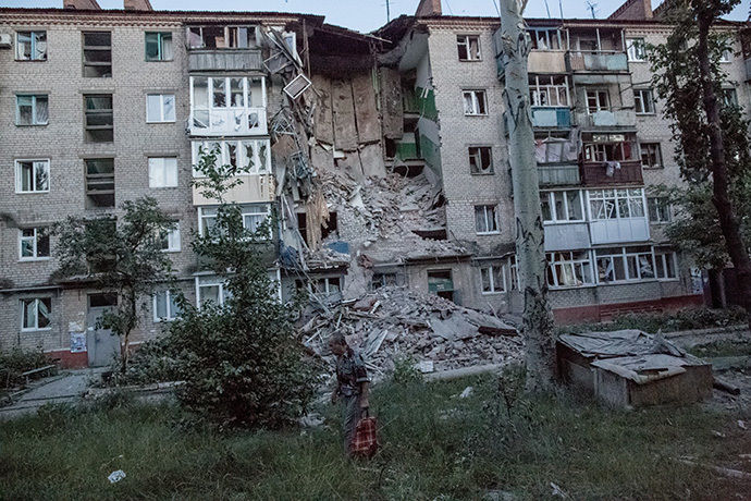 Apartment block in Slavyansk destroyed by Ukraine army shelling, photo RIA Novosti, Andrey Stenin.