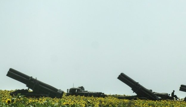 Ukraine army rocket launchers in Donetsk region July 12. Photo: BBC.